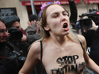 Акция активисток FEMEN против Путина (архив)