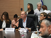 Ави Ниссанкорен ведет заседание комитета по роспуску израильского кнессета, 11 декабря 2019 года