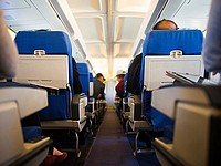 Экипаж самолета, севшего в Новосибирске, привязал дебошира к креслу