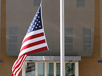 Продолжаются беспорядки около посольства США в Багдаде