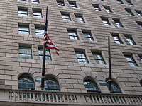 Здание Федерального резервного банка в Нью-Йорке