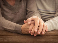 Супруги  из Сент-Луиса прожили вместе 65 лет и умерли в один день, держась за руки