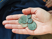 В Кафр-Кане задержан "черный археолог" с 232 монетами