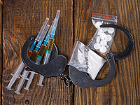 Задержание во Флориде: "Не возите наркотики в сумке  с принтом Bag Full of Drugs"