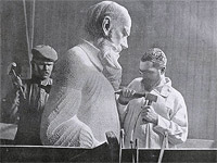 Сергей Меркуров заканчивает работу над статуей Льва Толстого. 1913 год