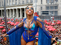 Не только карнавал: шоу бразильской певицы Анитты в Рио. Фоторепортаж
