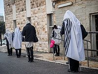 Полиция опровергла сообщения о том, что в синагогах разрешается молиться в группах до 20 человек