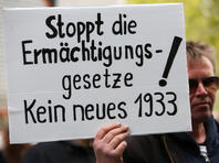 Берлинцы провели акцию протеста против карантинных мер