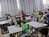Министр здравоохранения разрешил школьникам до конца недели не носить маски