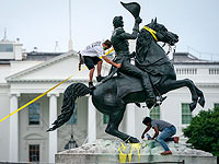 Около Белого дома попытались снести памятник президенту Джексону. Фоторепортаж