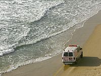 На пляже Бецет, на северо-западе Израиля, найден мужчина в бессознательном состоянии