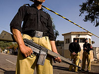 Нападение на биржу в Карачи, есть убитые