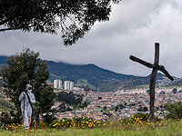 Страшная жатва: фоторепортаж с кладбища Parque Serafin в Боготе