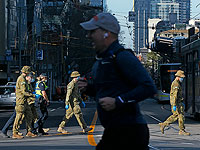 Австралийская армия вместе с полицией патрулируют Мельбурн. 2 августа 2020 года, Австралия
