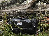 Жертвами урагана "Лаура" на южном побережье США стали не менее 14 человек