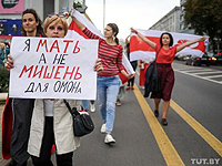 В Минске женщины предотвратили задержание мужчины в жилете "Пресса"