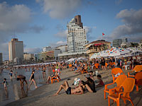 В интернет выложено видео "потасовки со стульями" на тель-авивском пляже. Полиция начала расследование
