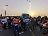 На 55-м шоссе произошло столкновение израильского автобуса и палестинской легковушки