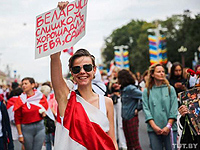 В Минске проходят студенческие и женские марши солидарности; более 30 задержанных