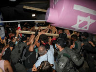 Акции протеста против пребывания у власти Биньямина Нетаниягу; пострадали двое полицейских