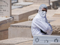 Статистика по умершим от COVID-19 в Израиле: пол, возраст, география