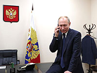 Макрон и Путин говорили по телефону о Навальном и "Новичке"