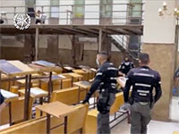 В Ашдоде полицейские задержали нескольких ультраортодоксов, собравшихся в учебном заведении