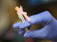 Участники испытаний вакцины против COVID-19 описали побочные эффекты