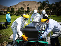 Захоронение жертв COVID-19 на кладбище Кампо-Фе-де-Коно-Норте, Пуэнте-Пьедра, Лима, Перу