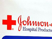 Компания Johnson & Johnson приостановила испытание своей вакцины от COVID-19