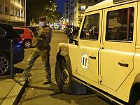На западе Франции в результате нападения убиты двое мужчин, тяжело ранена женщина