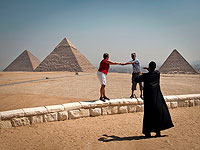В Египте передано в суд дело о "непристойной" фотосессии у пирамиды