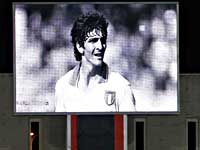 Минута молчания в честь Паоло Росси перед матчем Лиги Европы в Петах-Тикве