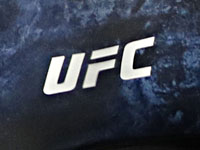 Спортсменка UFC продемонстрировала эротическую фотографию с елочкой