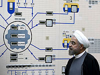 Президент Хасан Рухани посещает атомную электростанцию Бушер недалеко от Бушера, Иран