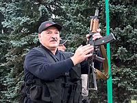 Лукашенко пообещал выставить на референдум проект новой Конституции