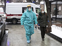 Коронавирус в России: за сутки выявлены около 23 тысяч заразившихся, 566 больных умерли