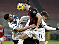 Златан Ибрагимович в матче "Милан" - "Аталанта"