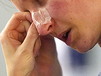 Британка, перенесшая коронавирус, не может есть и целоваться из-за проблем с обонянием
