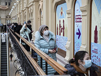 Коронавирусный штаб в России: за сутки выявлены около 17 тысяч заразившихся, 521 больной умер