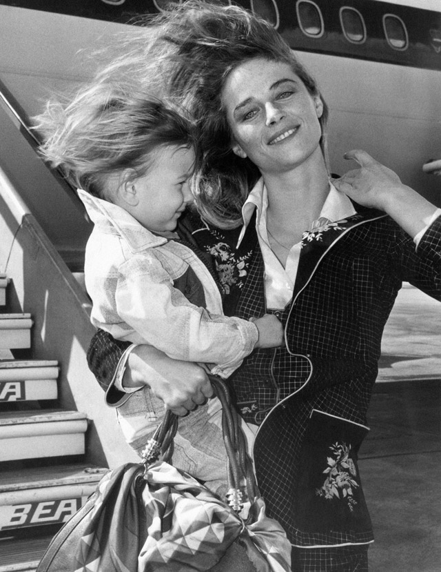 Шарлотта Рэмплинг с сыном в 1974  году