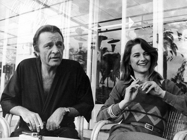 Шарлотта Рэмплинг с актером Ричардом Бертоном в 1974  году