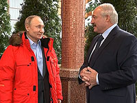 "Коммерсант": Россия готова предоставить Лукашенко три миллиарда долларов