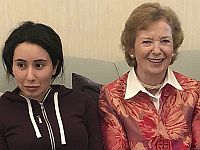 Принцесса Латифа и бывшая Верховный комиссар ООН по правам человека Мэри Робинсон после неудачной попытки побега принцессы в 2018 году