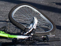 На 40-м шоссе велосипедист получил тяжелые травмы при столкновении с автомобилем