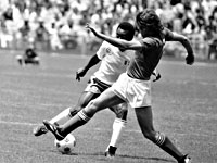 1976. Матч Италия - Америка. Мауро Беллуджи против Пеле