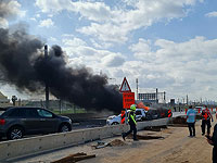 Автомобиль, уходящий от полицейской погони на шоссе Аялон, ударил несколько машин и загорелся
