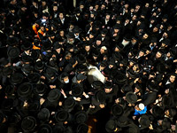 Тысячи верующих приняли участие в похоронах сатмарского раввина на горе Мерон