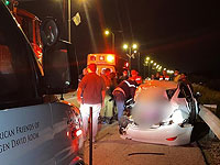 Двое пострадавших в результате столкновения грузовика и легковушки на 5-м шоссе