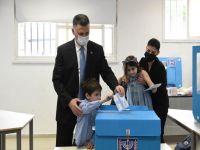 Гидеон Саар и Нафтали Беннет проголосовали на выборах в Кнессет